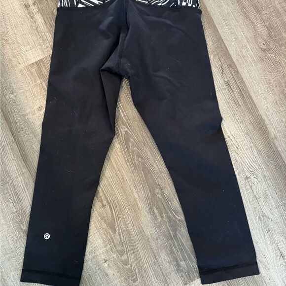 Lululemon Wunder Under Crop III
Black / Ying Yang Stripe White Black Size‎ 6 - Picture 7 of 7
